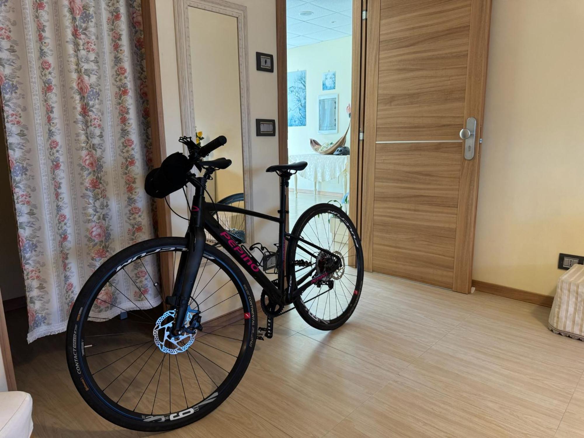 B&B Eremes Кунео Екстер'єр фото